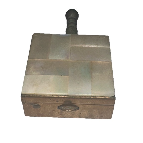 Vintage Mother of Pearl and Brass Square Cigarette Compact Purse Pocket Ashtray - Picture 3 of 5